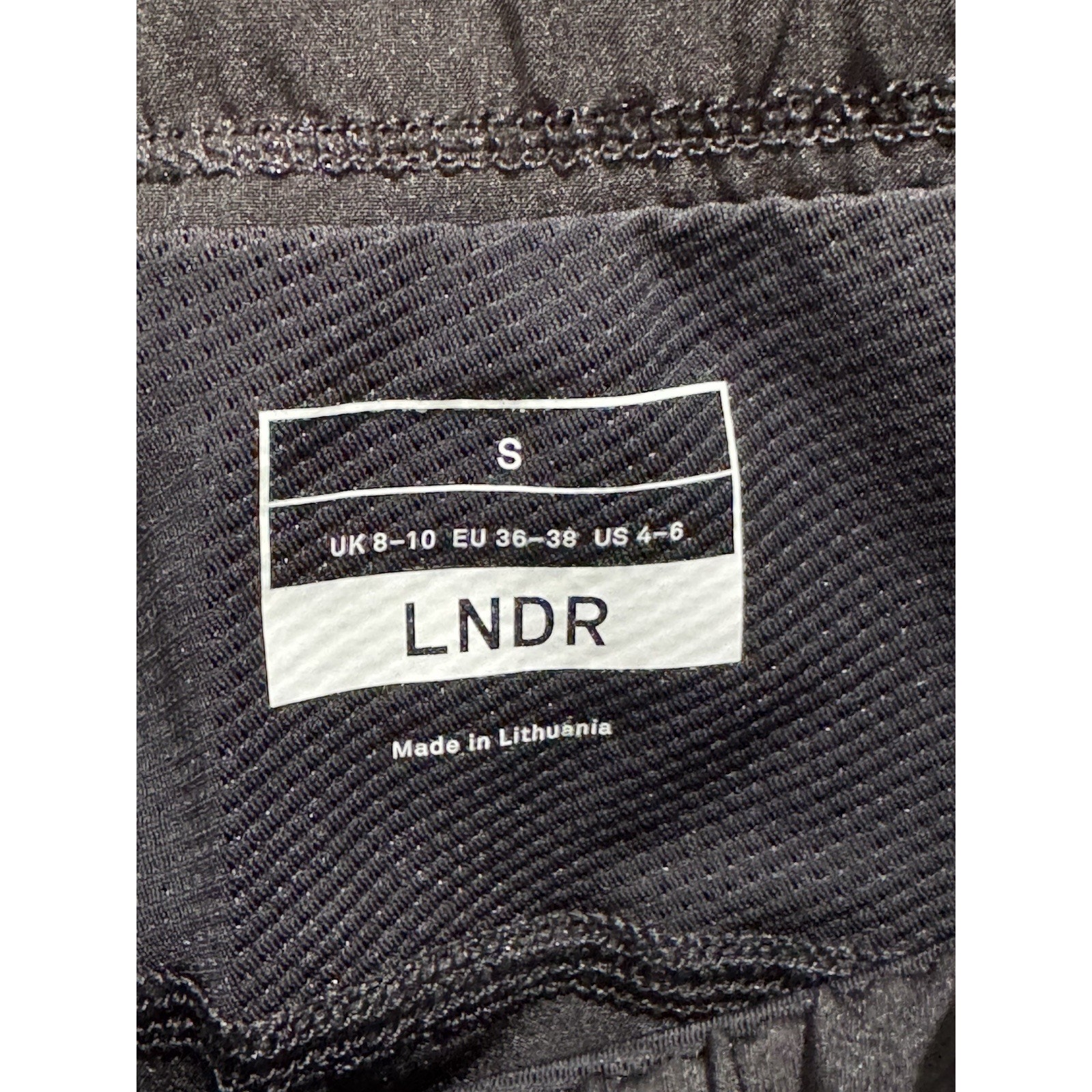 New Lndr Black The Fly Short Women's Size Small — image 6 of 7